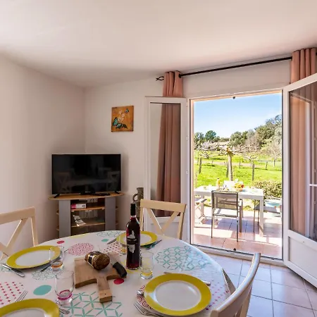 别墅 Les Rosiers By Interhome