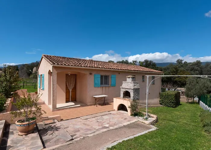 Вилла Les Rosiers By Interhome Порто-Веккьо