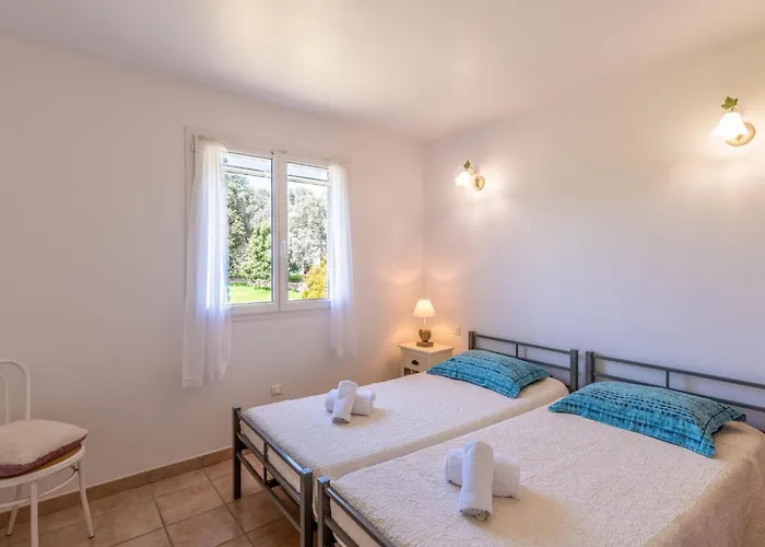 Les Rosiers By Interhome * Порто-Веккьо